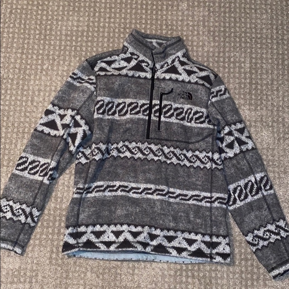 North face pull over